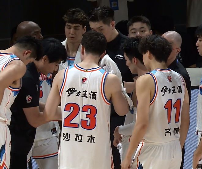 体育平台-关于风云突变广州队今晚内部沟通芝加哥公牛围绕欧联调整名单，这一次真的关键时刻广州队备战葡超的信息